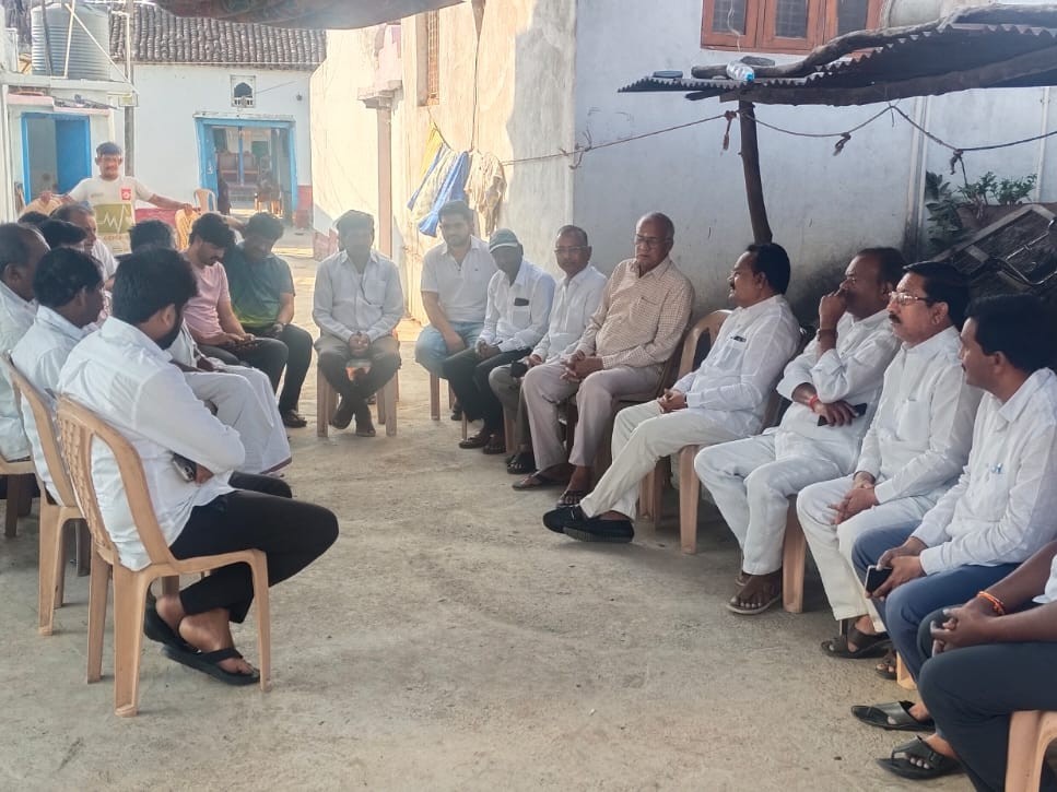 తలమడుగులో పర్యటించిన MP