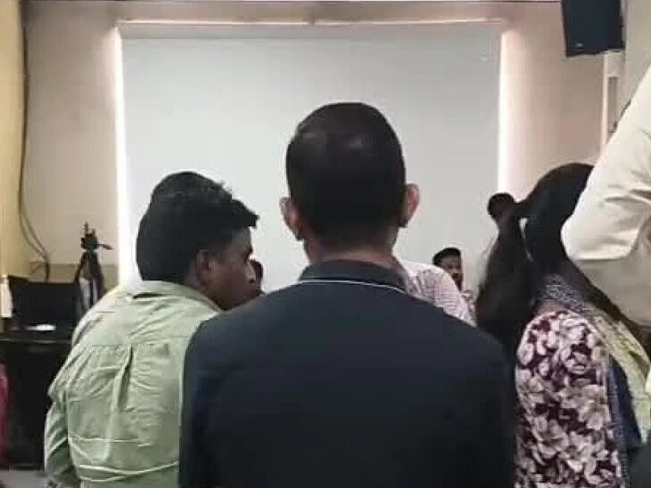 కలెక్టర్ ముందు అక్కాచెల్లెళ్ల ఆవేదన..!