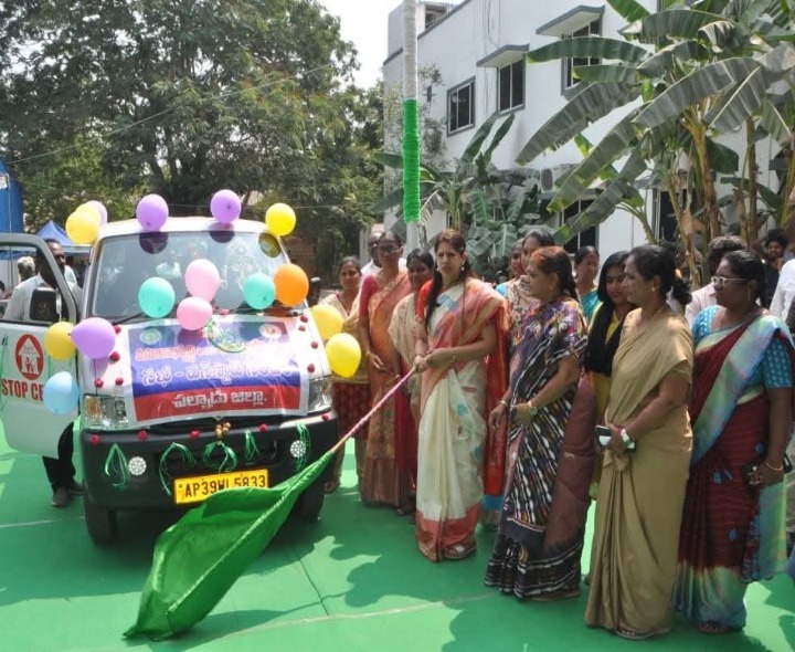 నరసరావుపేటలో ‘మిషన్ శక్తి’ వాహనం ప్రారంభం