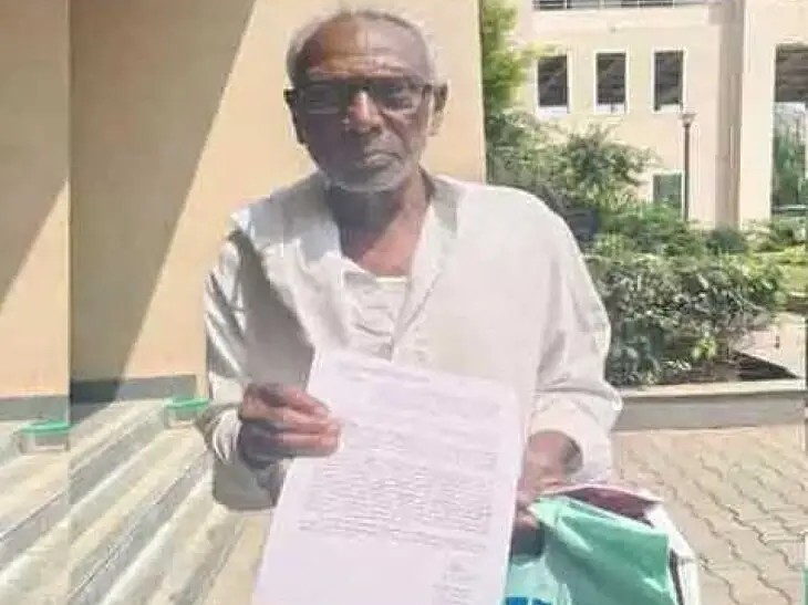 కొడుకులు పట్టించుకోవడం లేదని కలెక్టర్‌కు వినతి