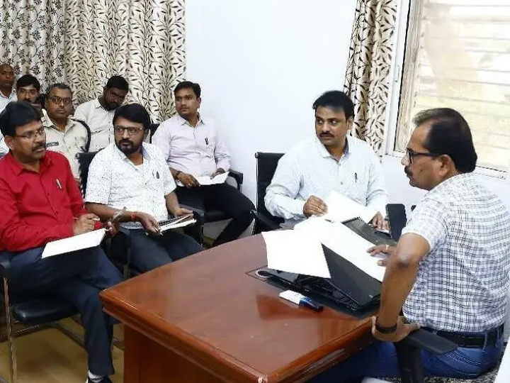 విద్యార్థులకు అన్ని వసతులు కల్పించాలి: MLA