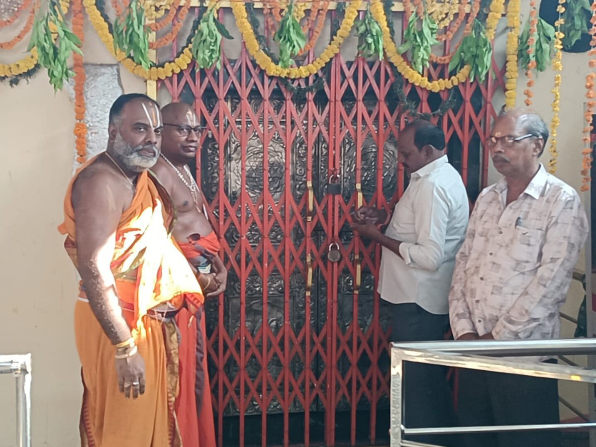 చంద్రగ్రహణం.. ‘స్తంభాద్రి’ ఆలయం మూసివేత
