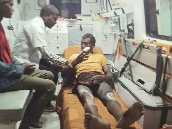 కామదహనం మంటల్లో పడి ఓ వ్యక్తికి గాయాలు..!