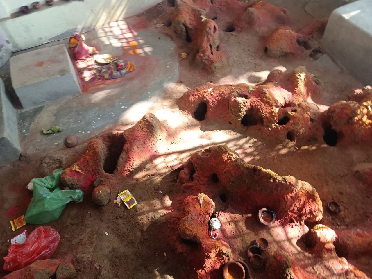 నాగలక్ష్మి ఆలయంలో చోరీ.. రూ.20 వేల విగ్రహాలు అపహరణ