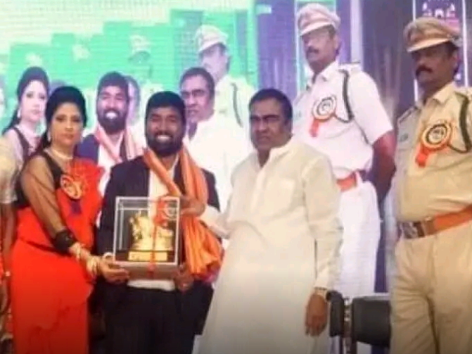 సామాజిక సేవకు గుర్తింపు..!