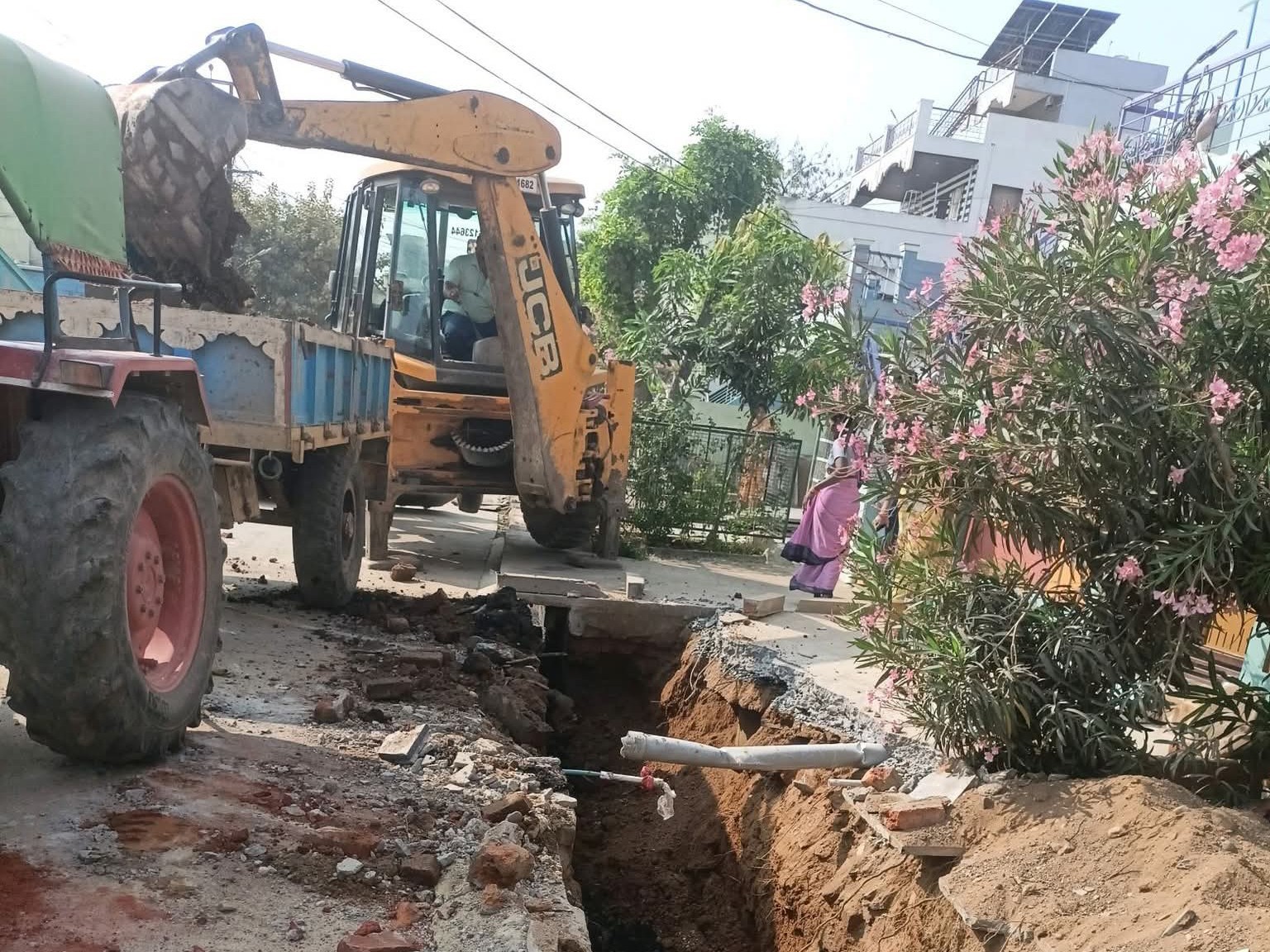 డ్రైనేజ్ కాలువ పనులు ప్రారంభం