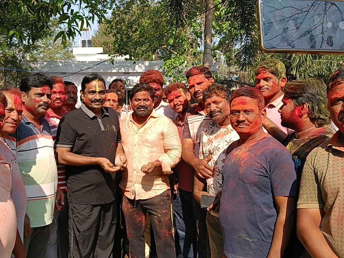 ఘనంగా హోలీ సంబరాలు