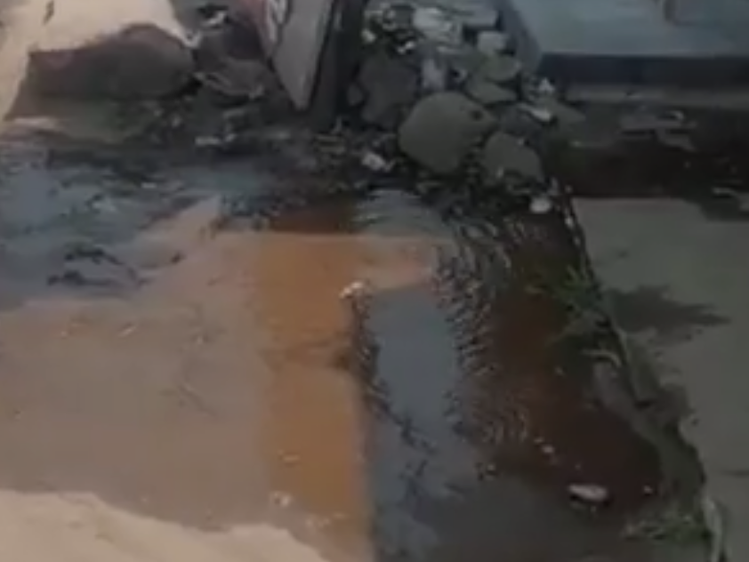 బొబ్బిలిలో వృథాగా పోతున్న తాగునీరు