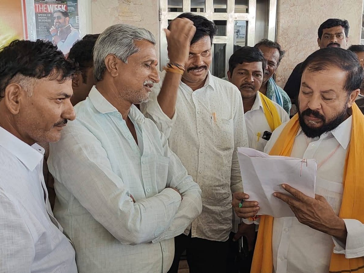 ప్రజా సమస్యల పరిష్కారానికి ఎమ్మెల్యే కృషి