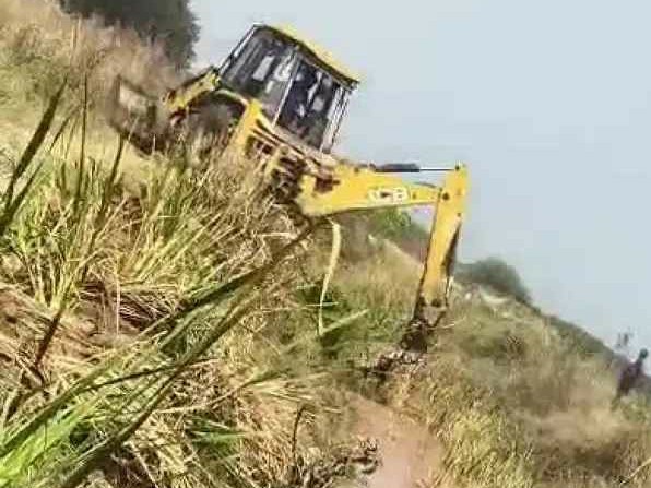 కాలువ పూడికతీత.. రైతులకు ఊరట