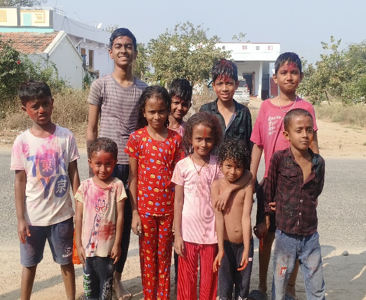 హుస్నాబాద్‌లో ఘనంగా హోలీ వేడుకలు