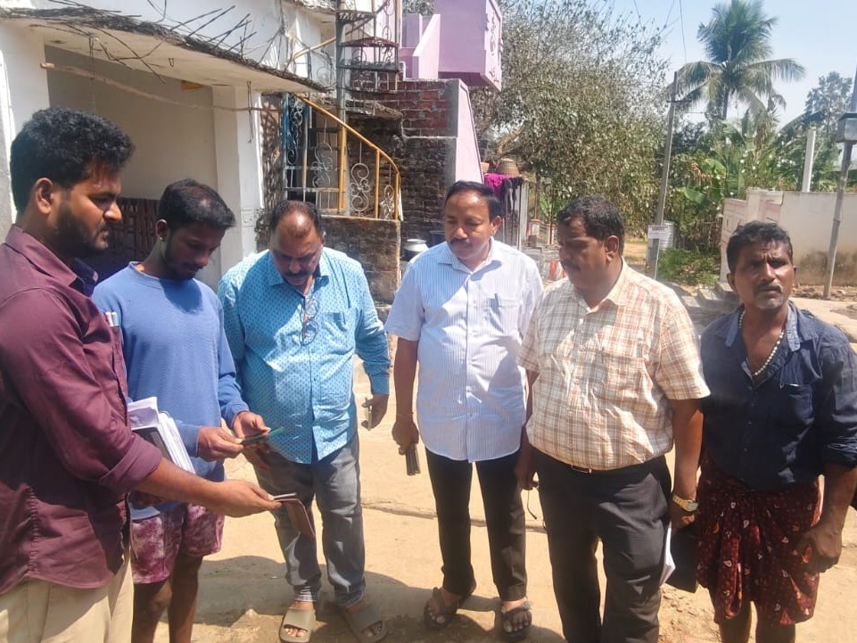 పాచిపెంటలో పర్యటించిన జిల్లా పంచాయతీ అధికారి