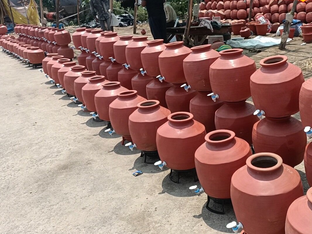 అనంతపురంలో మట్టి కుండలకు పెరిగిన డిమాండ్