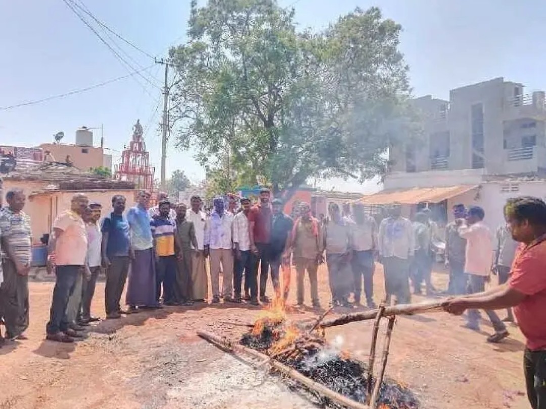 పులుమద్దిలో వైభవంగా హోలీ సంబరాలు