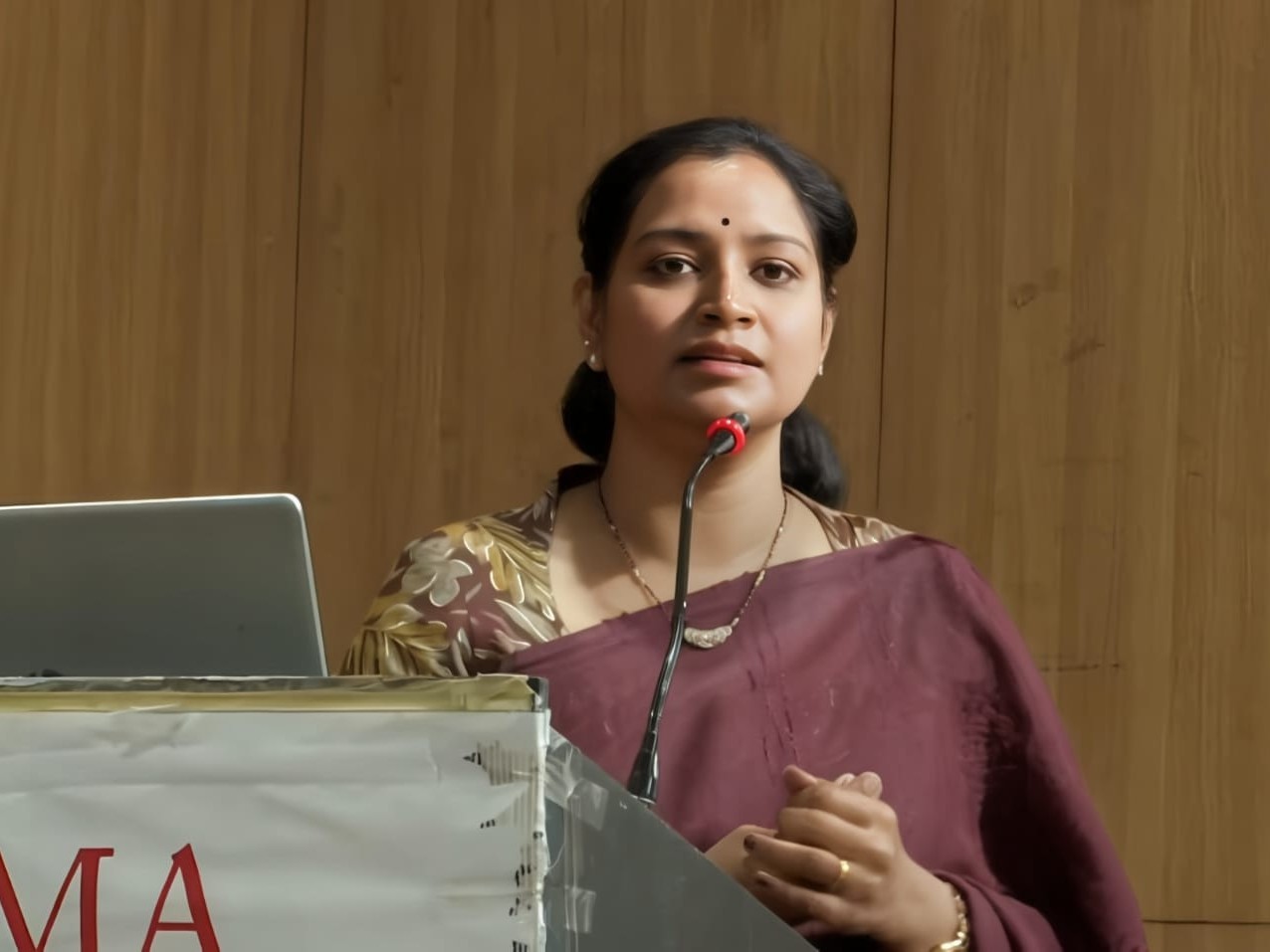 గడ్డి మందు సైనైడ్ కంటే ప్రమాదకరం: ఎంపీ కావ్య