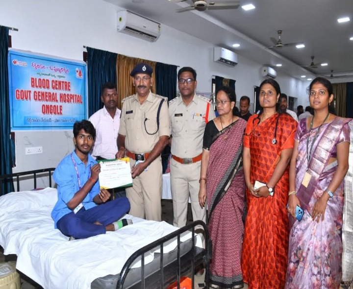 డీఎస్పీ ఆధ్వర్యంలో రక్తదాన శిబిరం నిర్వహణ