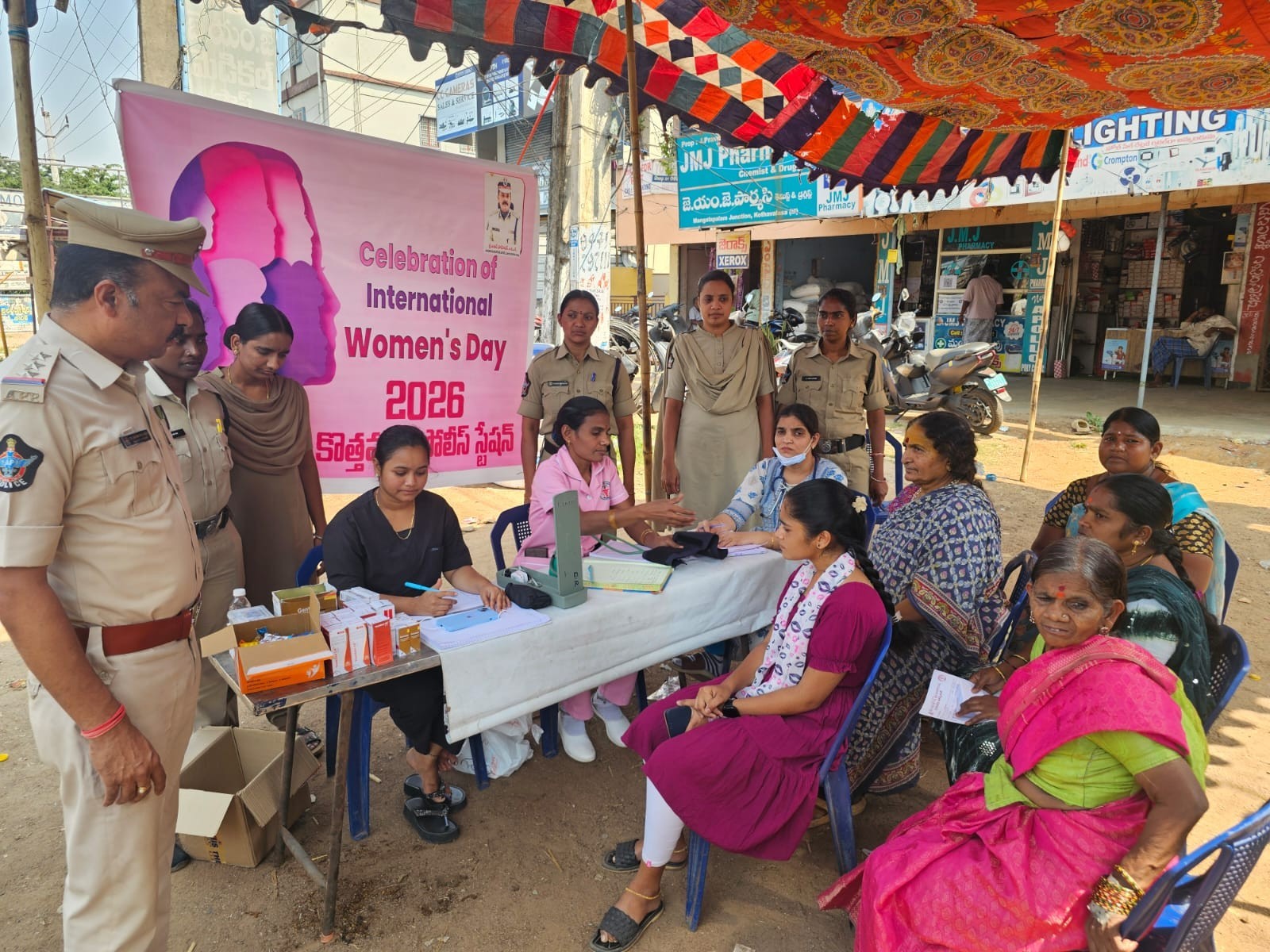 మహిళల కోసం ఉచిత వైద్య శిబిరం ఏర్పాటు