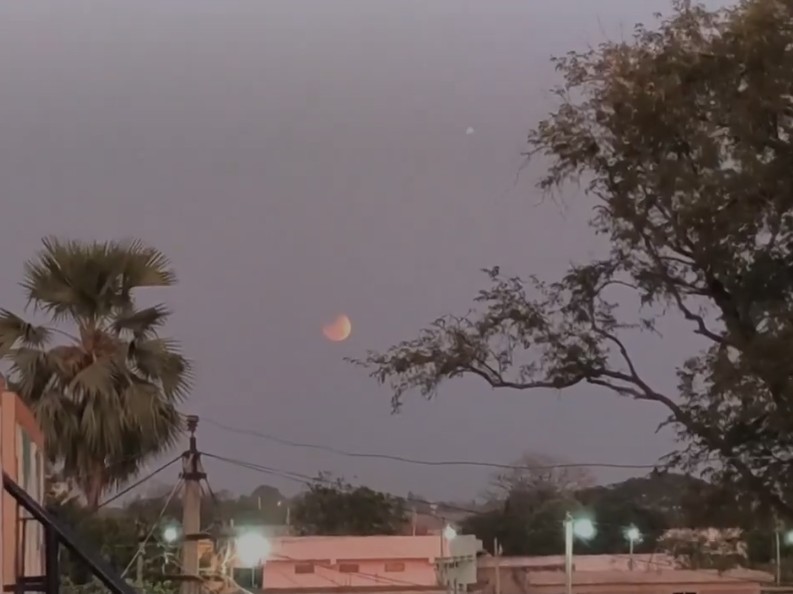 చిట్యాలలో కనువిందు చేసిన ‘బ్లడ్ మూన్’