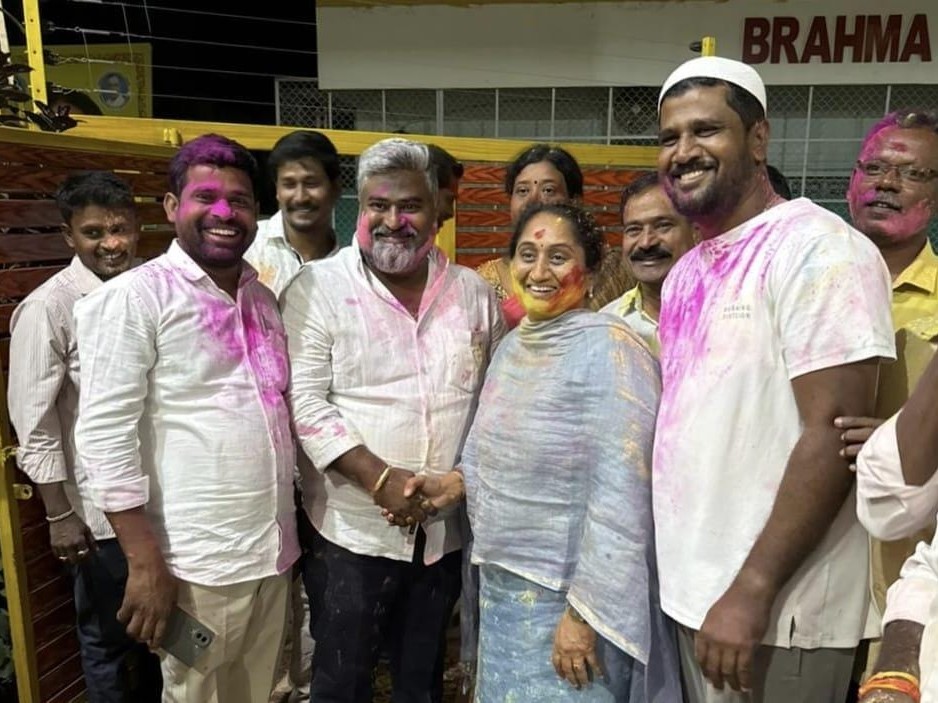 హోలీ సంబరాలలో పాల్గొన్న మంత్రి సవిత