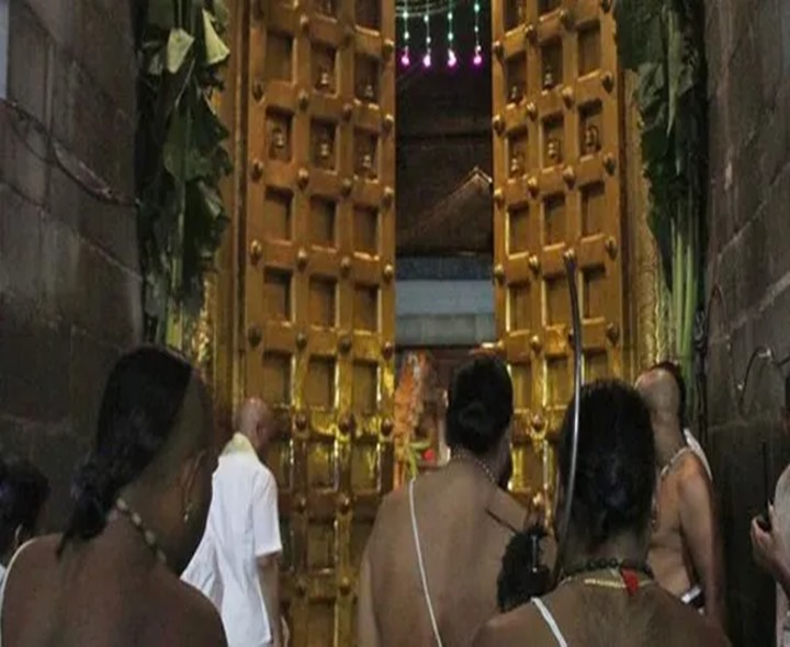 తెరచుకున్న శ్రీవారి ఆలయ తలుపులు