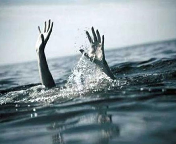 చెరువులో పడి ముగ్గురు విద్యార్థులు మృతి