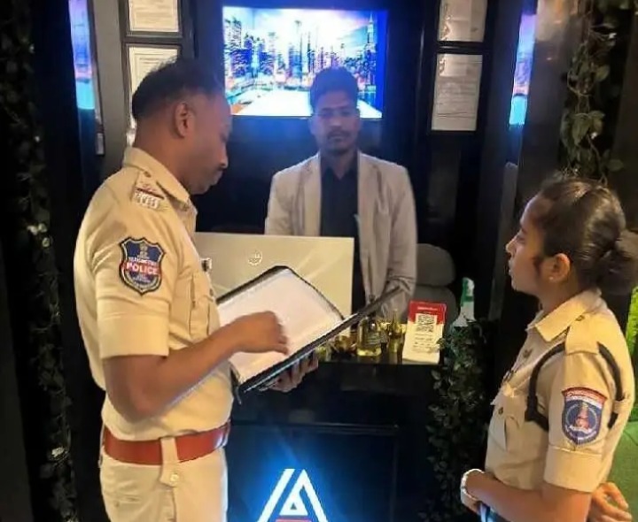 స్పా సెంటర్లపై పోలీసుల దాడులు.. 20 మంది అరెస్ట్!