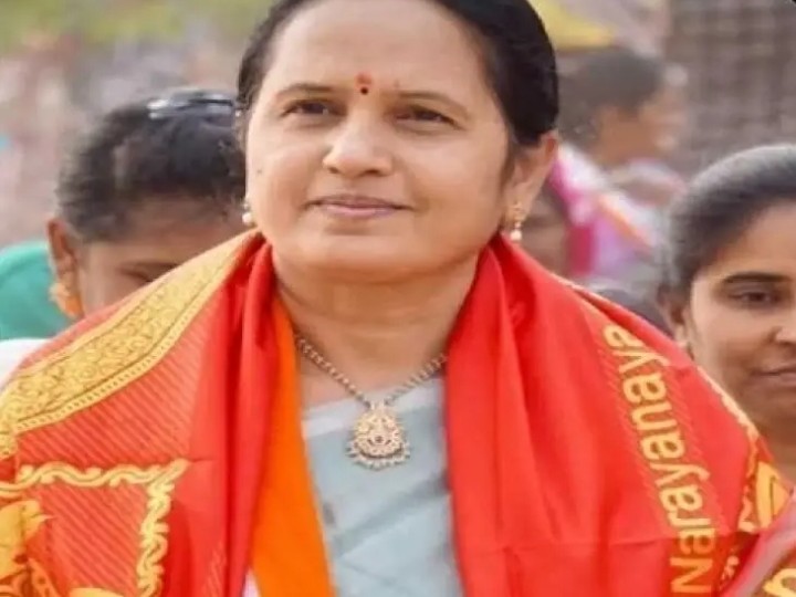 కౌన్సిలర్ మాధవి పదవి రద్దు