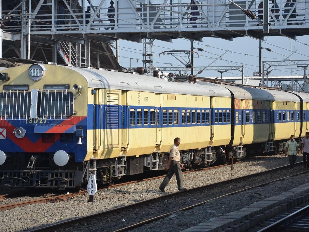 నేడు విశాఖ కాకినాడ పోర్టు రైలు రద్దు