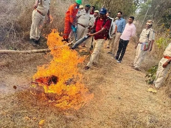 అర్బన్ పార్క్ ను సందర్శించిన అటవీ అధికారి