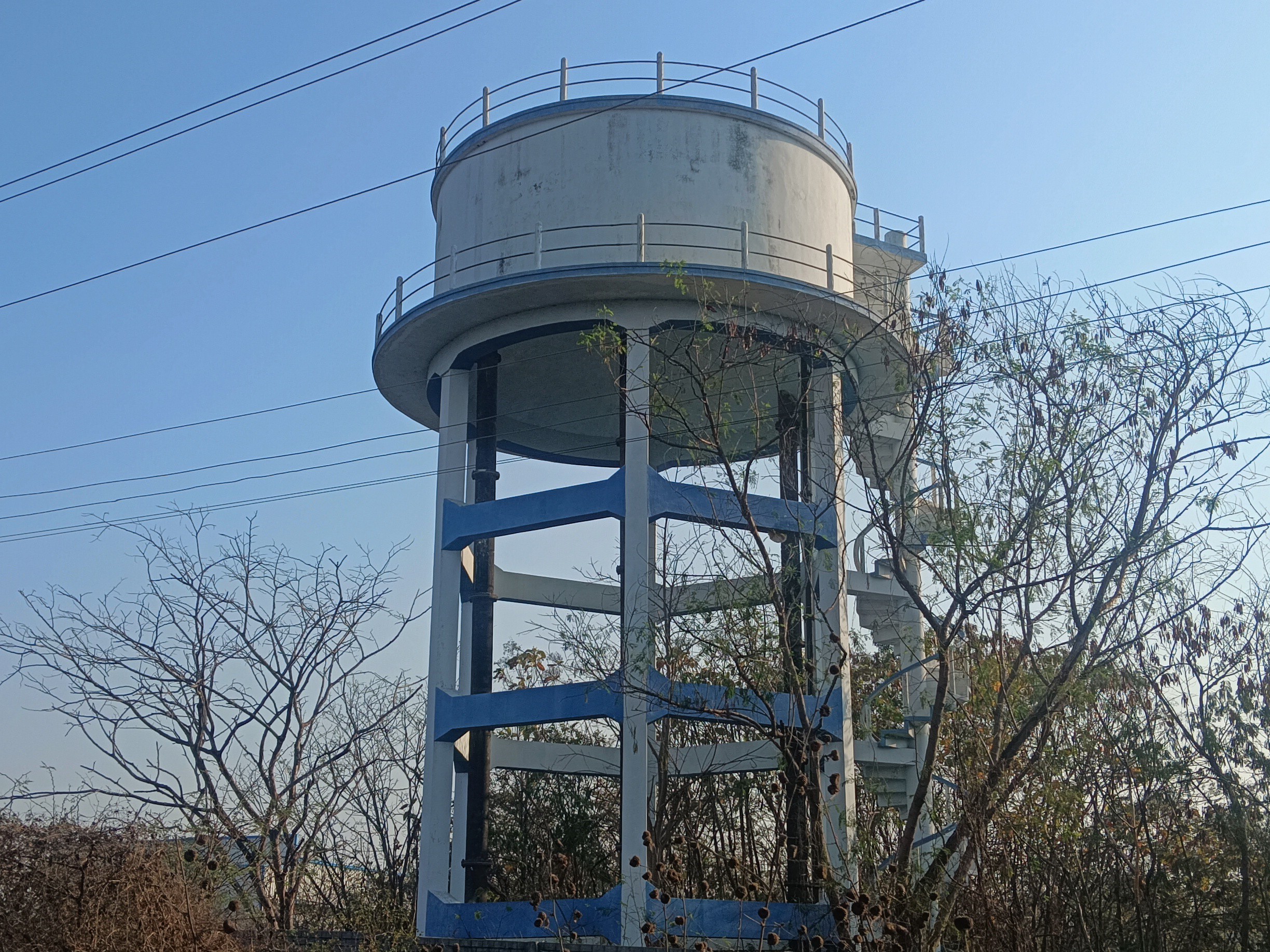 నీటి ఎద్దడి నివారణకు చర్యలు: ఏఈ