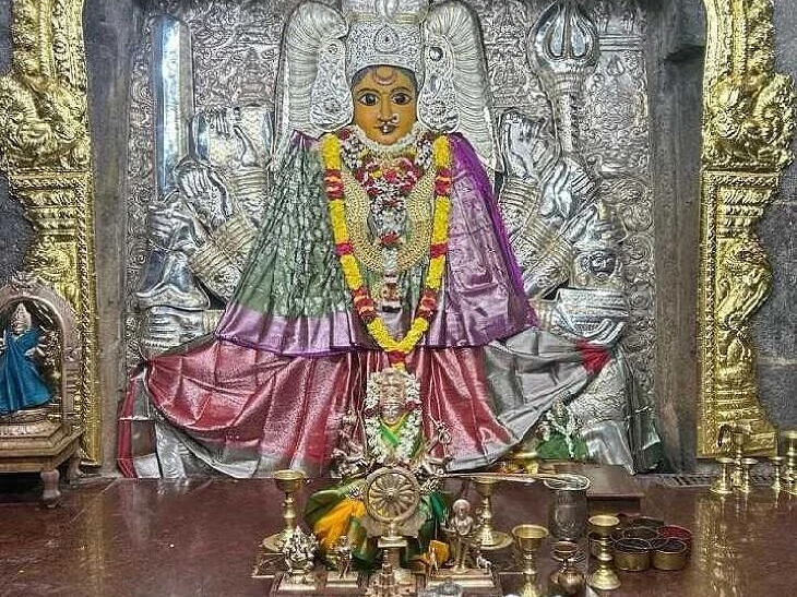 భద్రకాళి అమ్మవారికి పూజలు