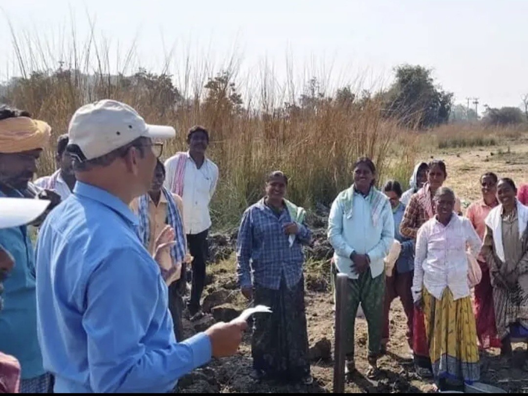 ఉపాధి హామీ పనుల పరిశీలించిన ఎంపీడీవో