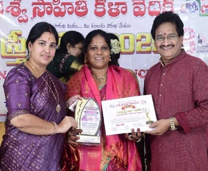 వైద్యురాలికి శ్రీ శక్తి విశిష్ట సేవా పురస్కారం