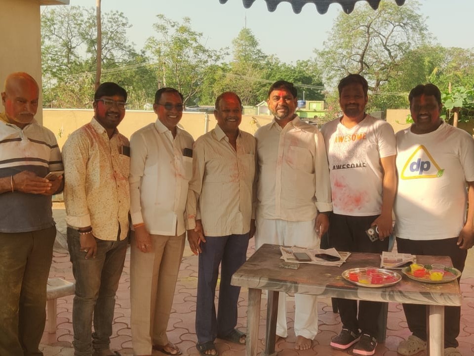 MLA నివాసంలో ఘనంగా హోలీ సంబరాలు