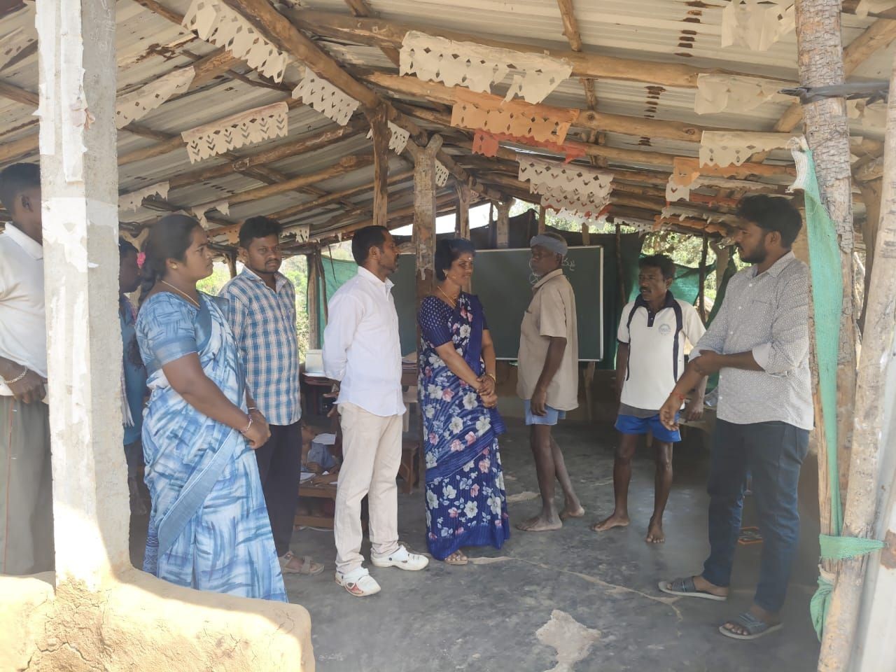 బీమ్ నగర్ పాఠశాలను సందర్శించిన సర్పంచ్