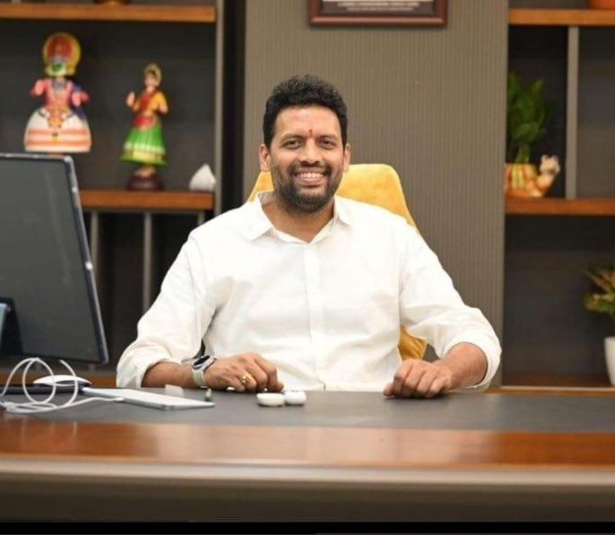 రాష్ట్రంలో లక్షల ఉద్యోగాలు రాబోతున్నాయి: మంత్రి