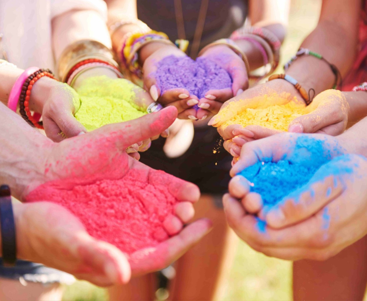 హోళీ పండగను ఎందుకు జరుపుకుంటారు?
