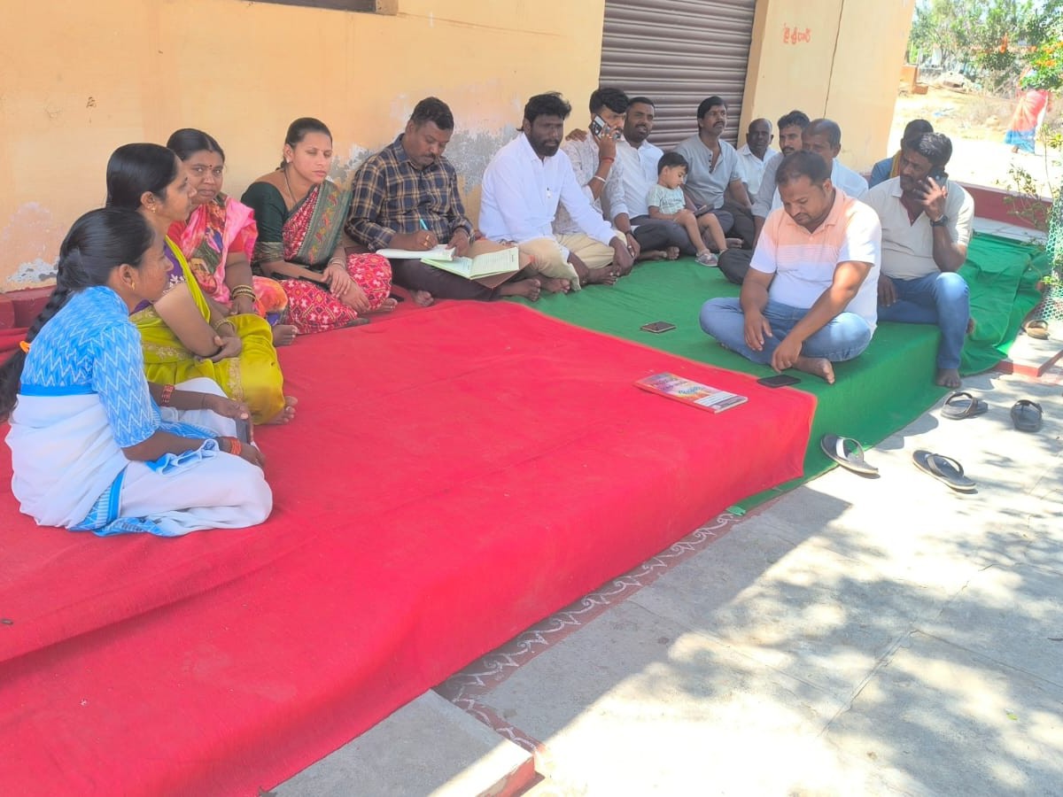 మల్యాల గ్రామంలో మంచినీటి కోసం గ్రామసభ