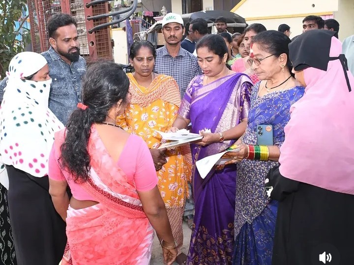 నగరంలో మేయర్ సుజాత-అశోక్ పర్యటన