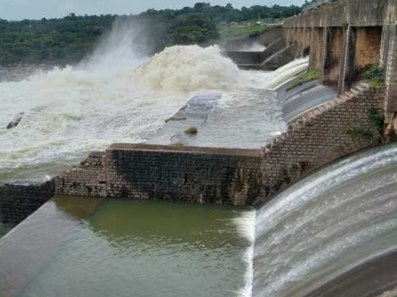 నిజాంసాగర్ ప్రాజెక్టు నీటి విడుదల