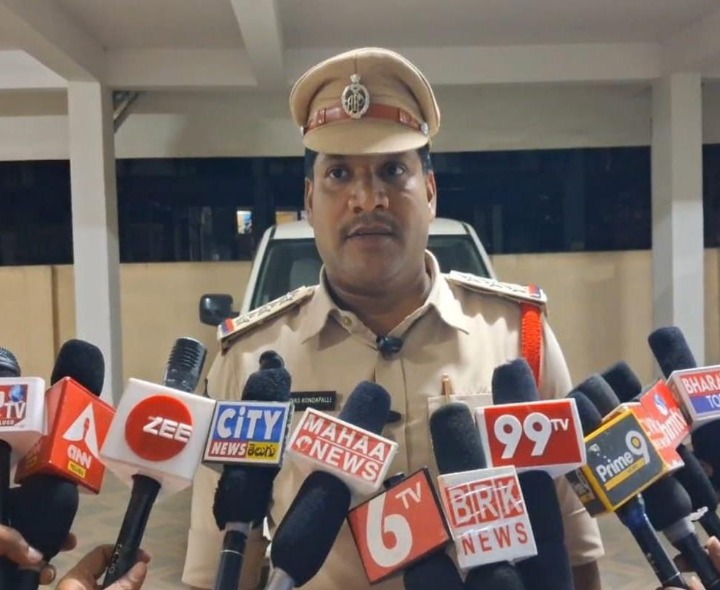 సాంఘిక కార్యకలాపాలు.. సీఐ హెచ్చరిక