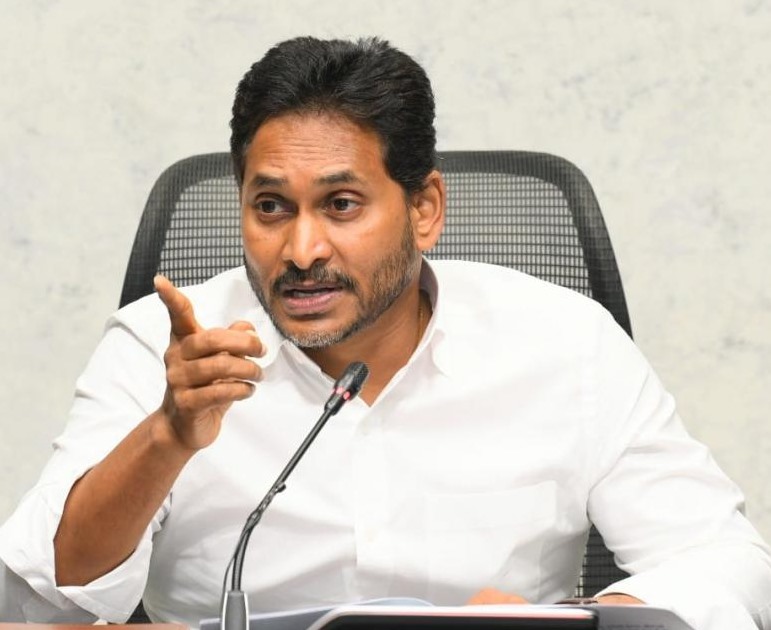 అంగన్వాడీలపై కూటమి తీరు అత్యంత హేయం: జగన్