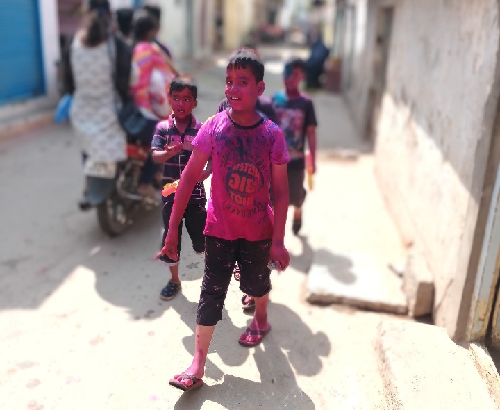 ఉప్పుగూడలో సందడిగా హోలీ పండుగ  సంబరాలు