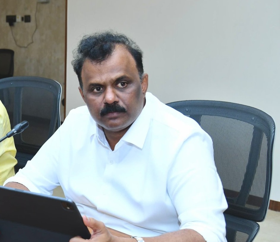 అధికారులపై మంత్రి అనగాని సత్యప్రసాద్ ఆగ్రహం