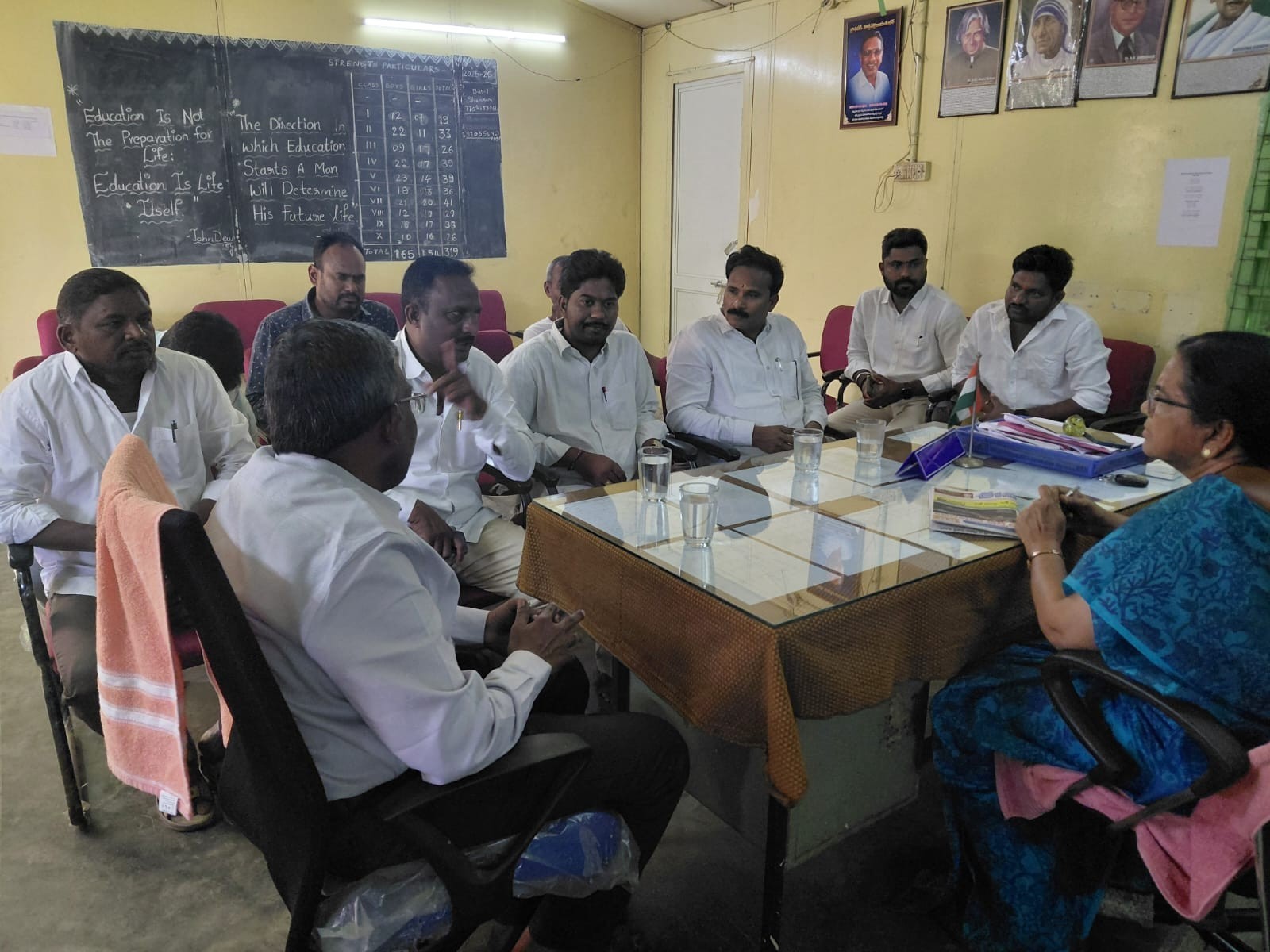 పాఠశాలల అభివృద్ధికి కృషి: ఛైర్మన్