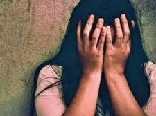 నమ్మించి గర్భవతిని చేశాడు.. సచివాలయం ఉద్యోగి అరెస్ట్