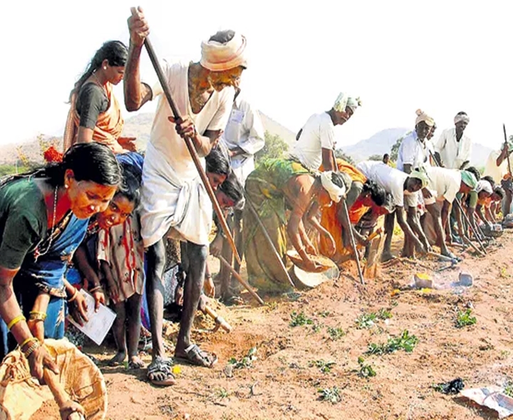 ఉపాధి హామీ కూలీలకు ఫేషియల్ అటెండెన్స్ 