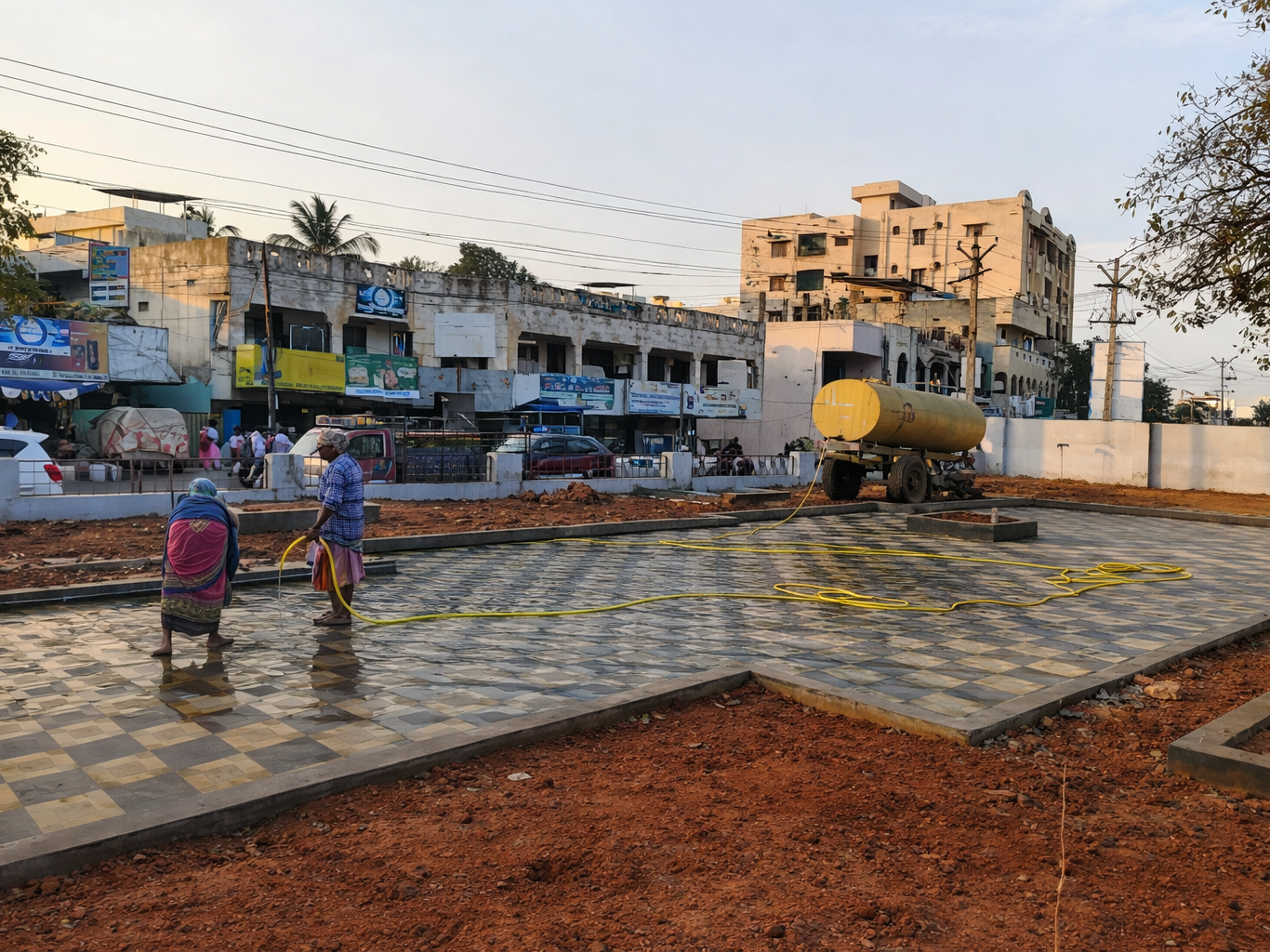 జోరుగా ఉడాకాలని జంక్షన్ వద్ద సుందరీకరణ పనులు