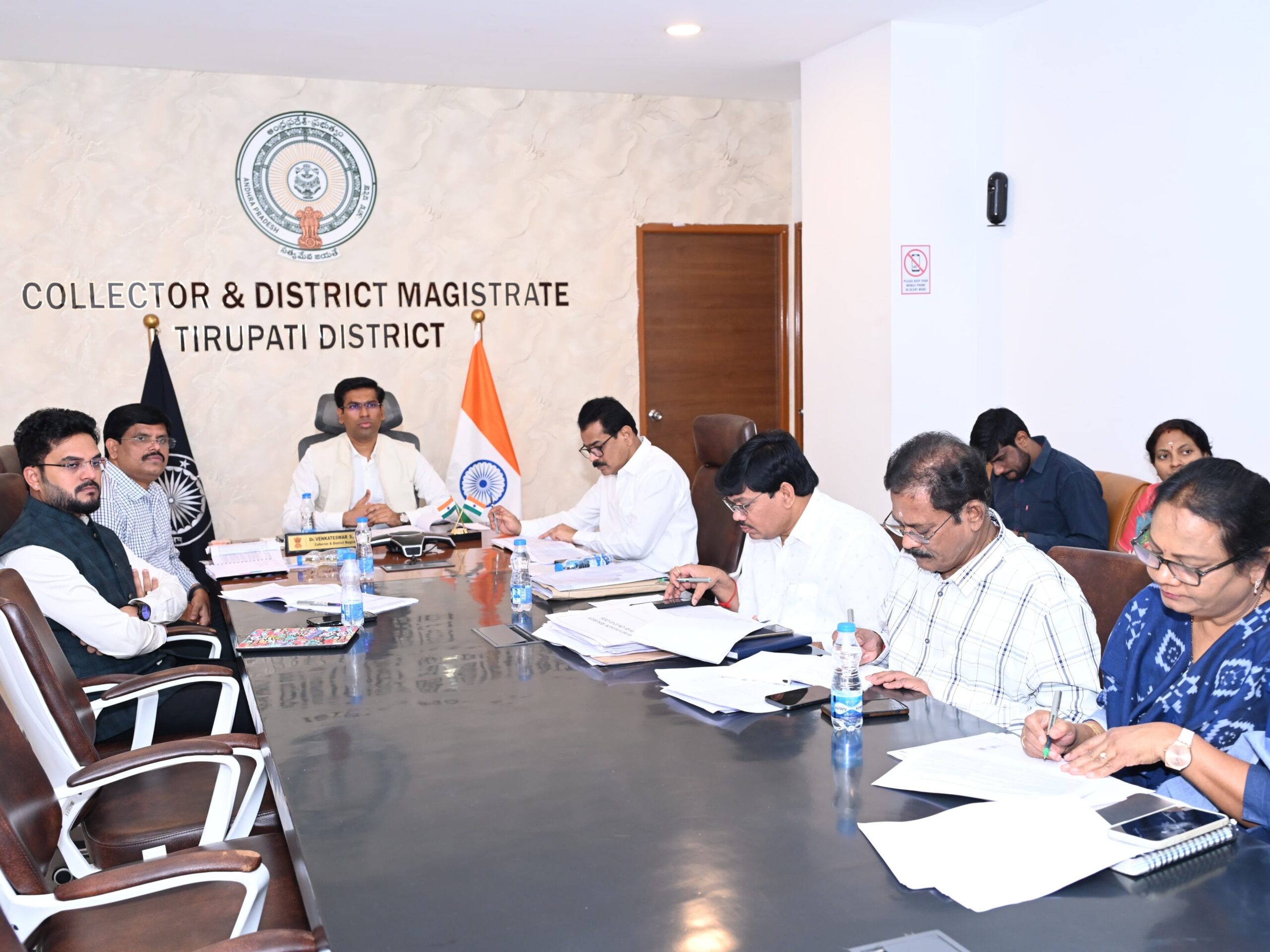 రెవెన్యూ అంశాలపై సచివాలయం నుంచి సమీక్ష