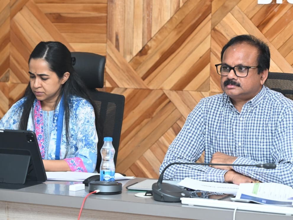 ‘జిల్లాలో రీసర్వే పనులు వేగవంతం చేయాలి’